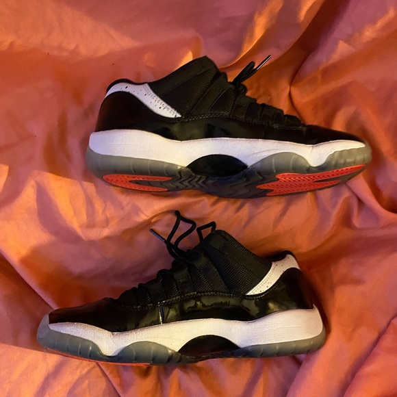 AIR JORDAN 11 RETRO LOW GS 'INFRARED 23' - Picture 4 of 10